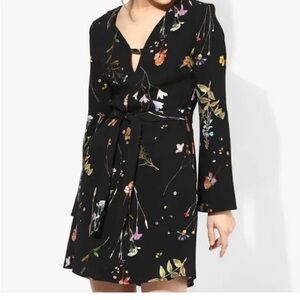 TOP-SHOP BELTED BLACK FLORAL DRESS 😍